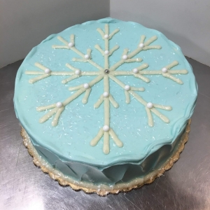 SIMPLE DRAGEE SNOWFLAKE WITH WHITE GLITTER AND PEARL ICE BLUE WINTER HOLIDAY BIRHTDAY CAKE IN CHICAGO ILLINOIS