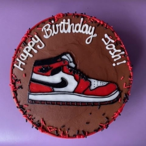 JORDAN AIRFORCE NIKE SPORTS GYM SNEAKER HEAD ATHLETE BOYS MENS DADS BIRTHDAY PARTY CAKE IN CHICAGO