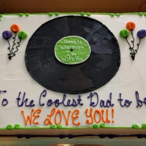 VINYL RECORD MUSIC PLAYING BIRTHDAY DAD MOMS 70S BIRTHDAY CELEBRATION PARTY CAKE IN CHICAGO