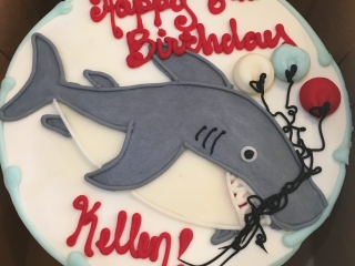 AQUATIC AQUARIUM SHARK WITH BALLOONS BOYS CUSTOM BIRTHDAY CELELBRATION PARTY CAKE IN CHICAGO