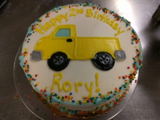 YELLO PICKUP TRUCK BOYS KIDS CUTE BIRTHDAY CELELBRATION PARTY CUSTOM CAKE IN CHICAGO