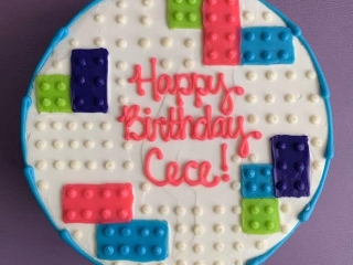 LEGO RAINBOW COLOR CUTE KIDS BIRTHDAY CELEBRATION PARTY CAKE IN CHICAGO
