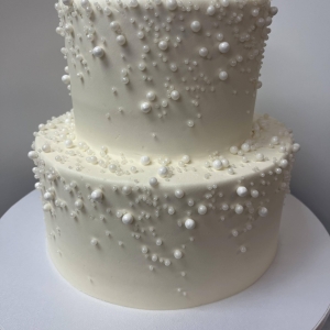 OMBRE PEARLS WEDDING CAKE