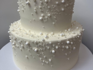 OMBRE PEARLS WEDDING CAKE