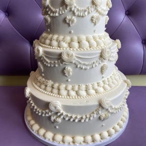 VINTAGE STYLE WEDDING CAKE
