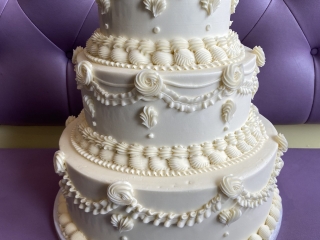 VINTAGE STYLE WEDDING CAKE