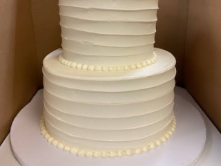 SIMPLE ELEGANT CLASSY TEXTURED WHITE TIER WEDDING CAKE IN CHICAGO