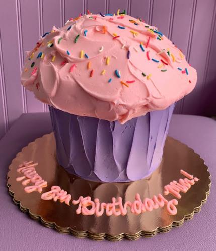K15. Cupcake Cake